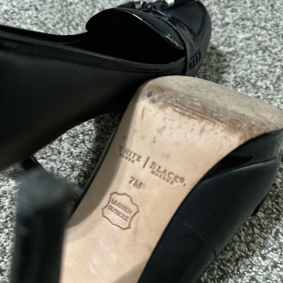 Black high heels - Picture 2 of 3